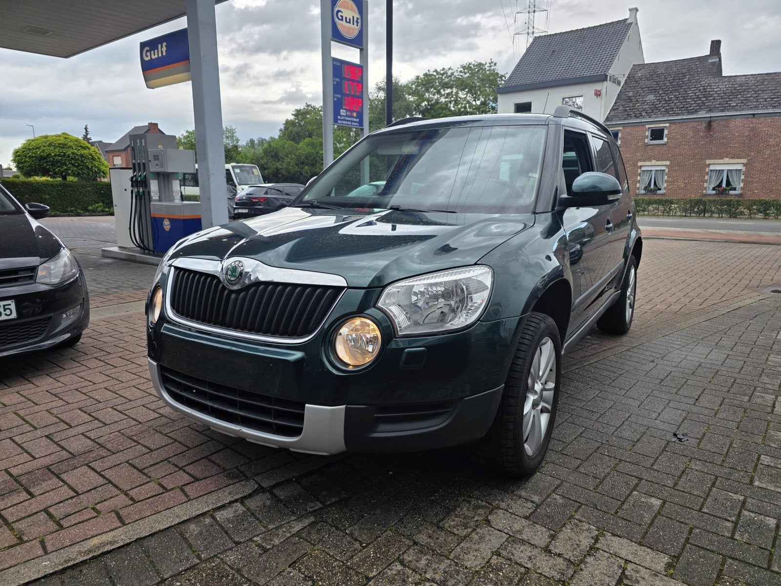 Skoda Yeti 1.8 - BENZINE - AIRCO - 4X4 - 107.000km - 2009, Auto's, Skoda, Euro 5, Stof, Zwart, Bedrijf