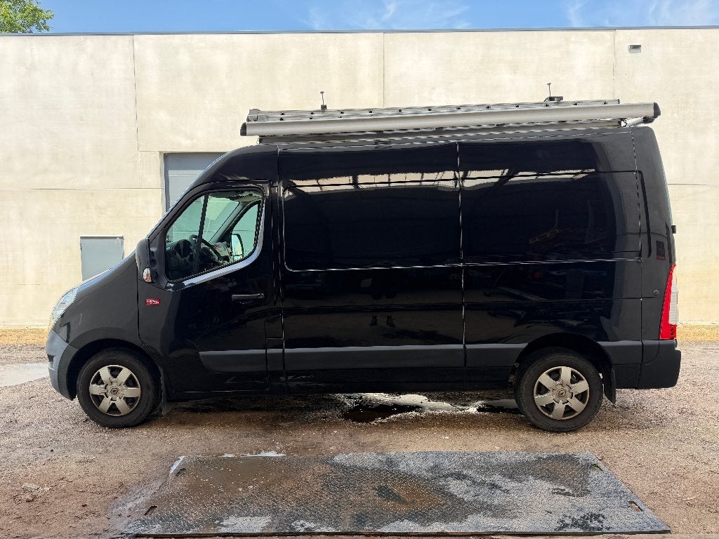 3T5 VAN STD FWD 170E6 L2H2 (BTW wagen), Voorwielaandrijving, Stof, 4 cilinders, Renault