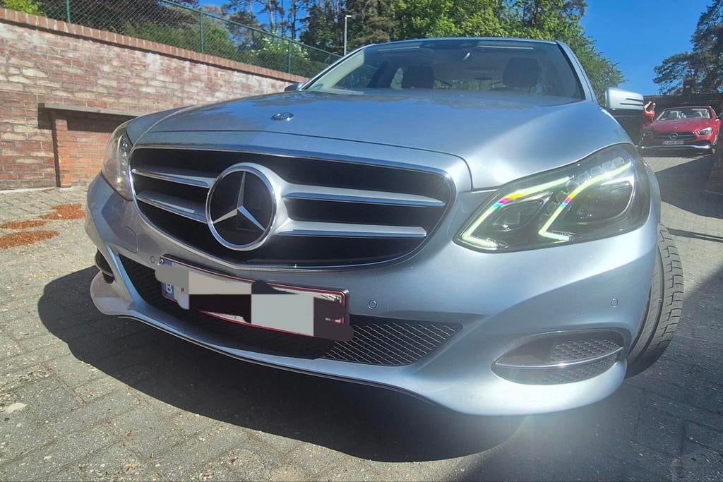 Mercedes E-220 blauw Tec, Auto's, Mercedes-Benz, Automaat, Euro 6, Blauw, Navigatiesysteem