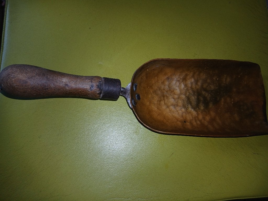 Ancienne pelle à charbon en cuivre, Enlèvement, Cuivre