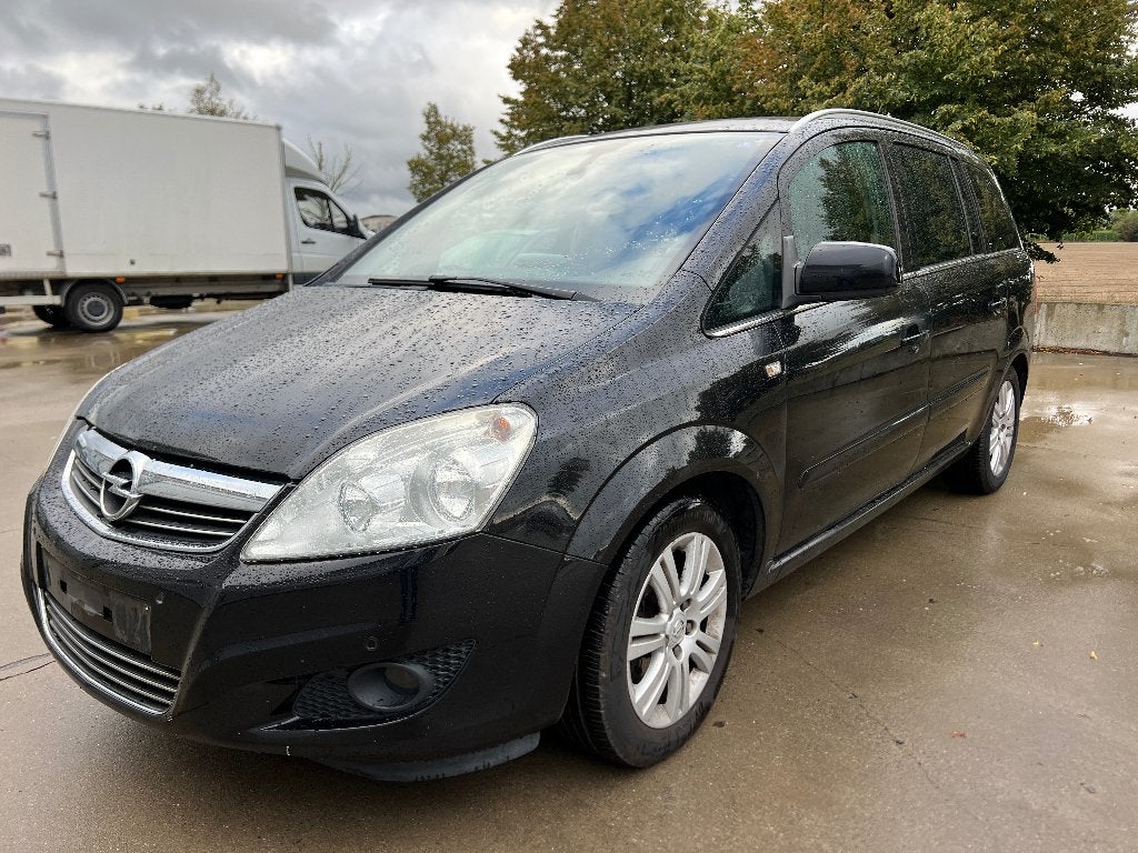 Opel Zafira benzine handel/export (lezen aub!), Auto's, Opel, Voorwielaandrijving, Euro 5, Monovolume, 4 cilinders