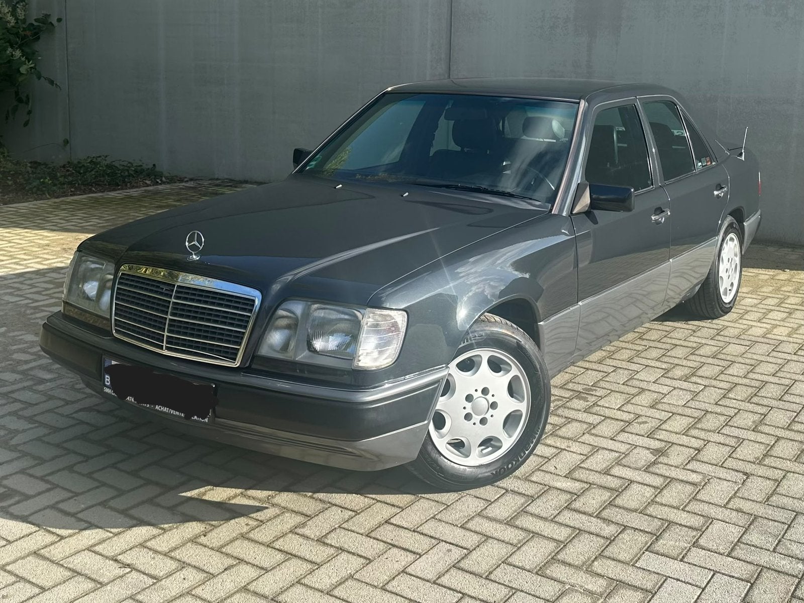 MERCEDES W124 E280 AUTO 1992 - 226.000 KM - VERZAMELAAR, Automaat, Achterwielaandrijving, Zwart, Zwart
