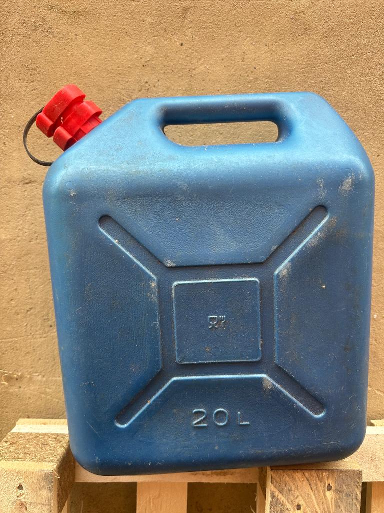 3 jerrycans te koop, Enlèvement