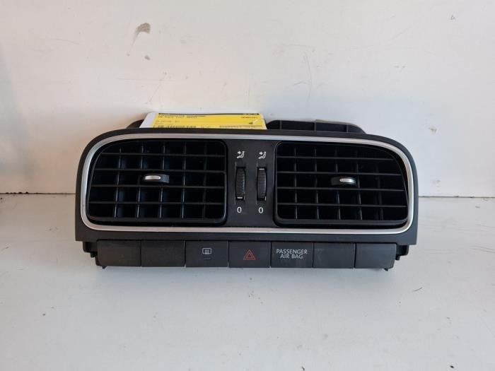 Grille aération tableau de bord d'un Volkswagen Polo, Volkswagen, -, 3 mois de garantie, Utilisé