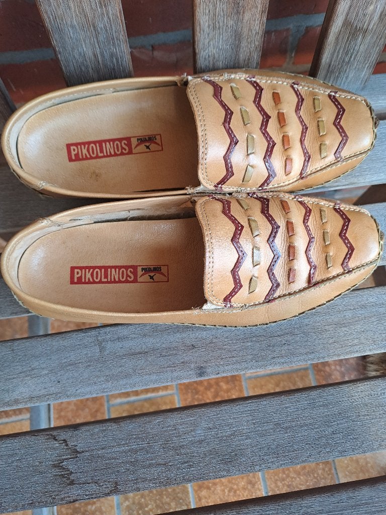 1 paar mooie schoenen maat 36  5€, Kleding | Dames, Schoenen, Bruin, Overige typen, Zo goed als nieuw, Ophalen
