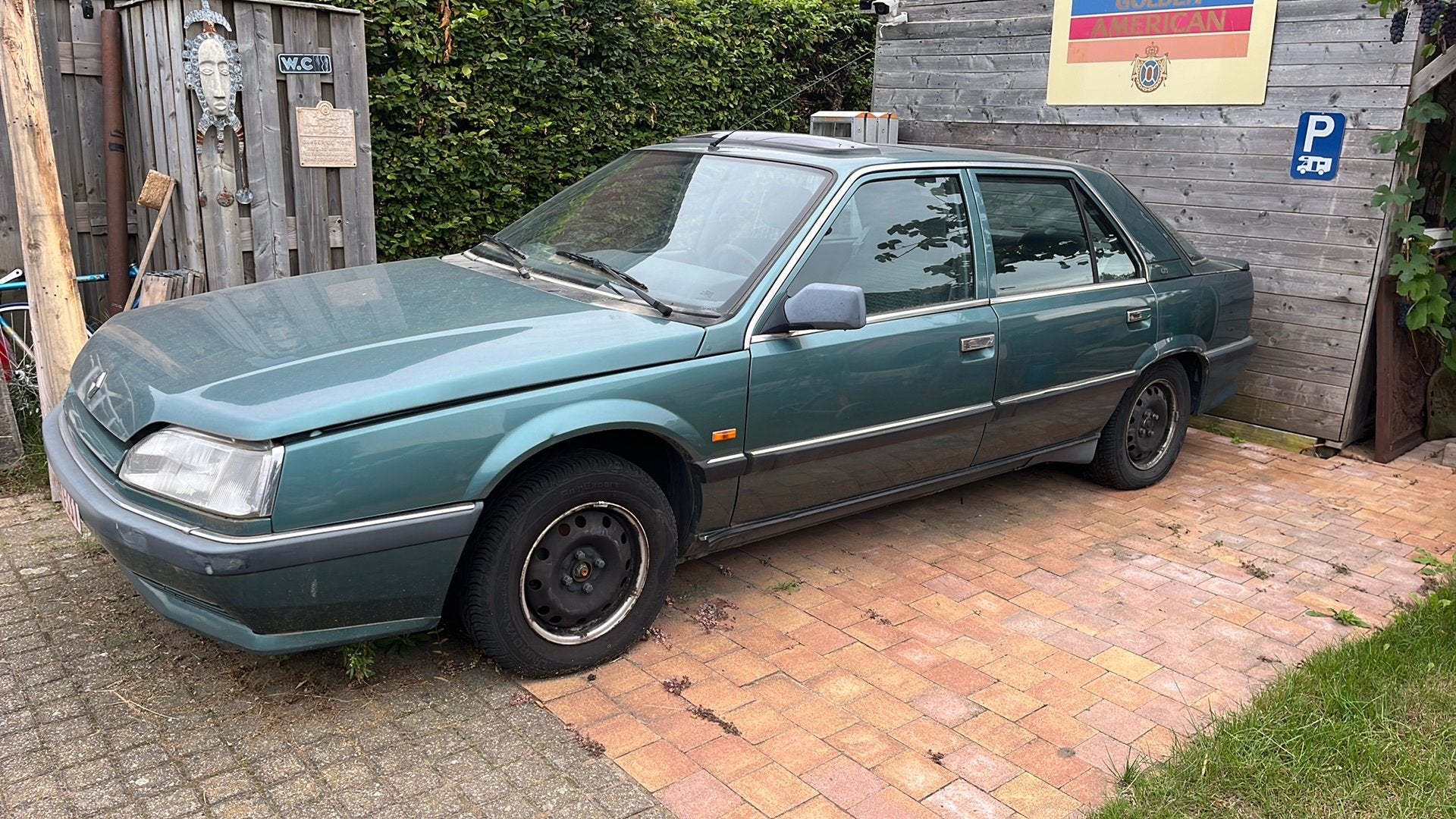 Renault 25 gts 2 liter benzine schuur vondst, Auto's, Oldtimers, Stof, Renault, Particulier, Groen