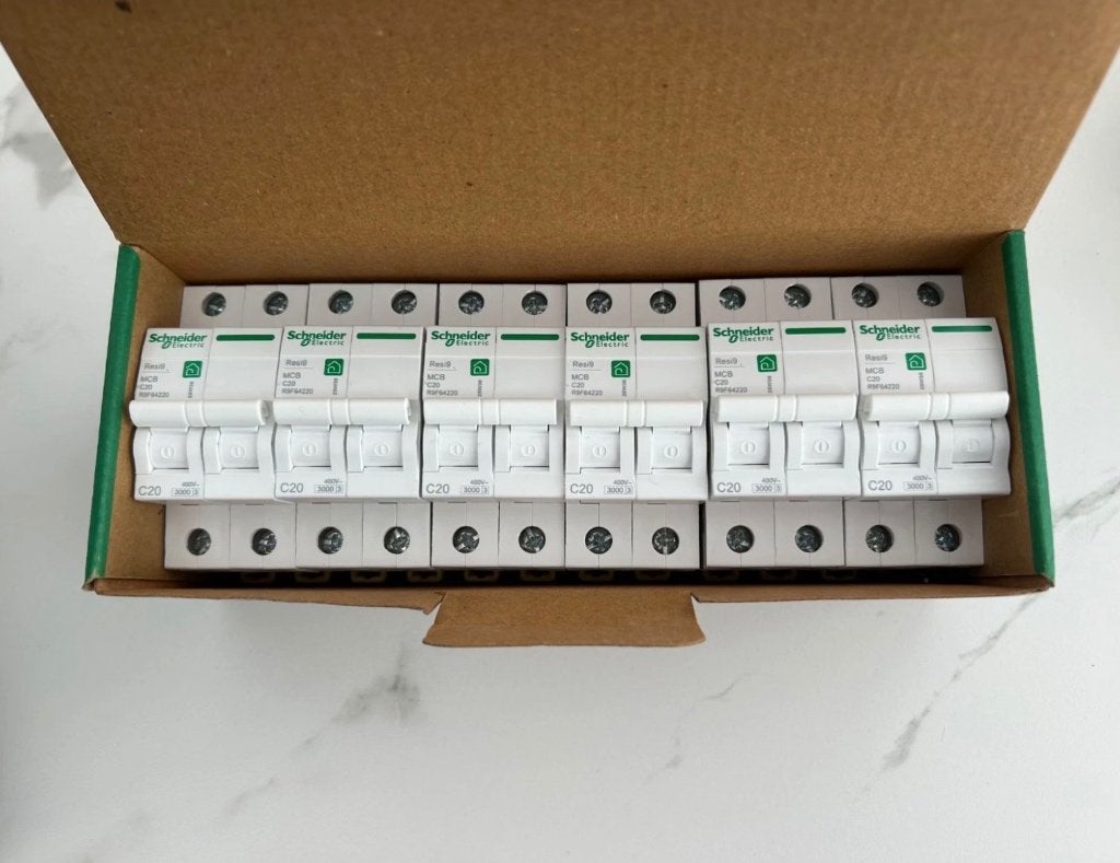 Lot de 6 disjoncteurs Schneider  (2P)  • 20 A, Bricolage & Construction, Électricité & Câbles, Enlèvement ou Envoi, Neuf, Autres types