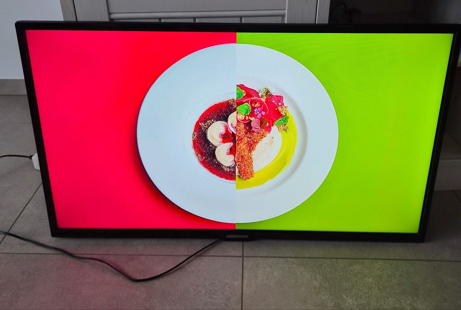 Medion 40 inch Smart TV (Full HD) + Luxe Vogel's muurbeugel, Audio, Tv en Foto, Ophalen, LCD, Smart TV