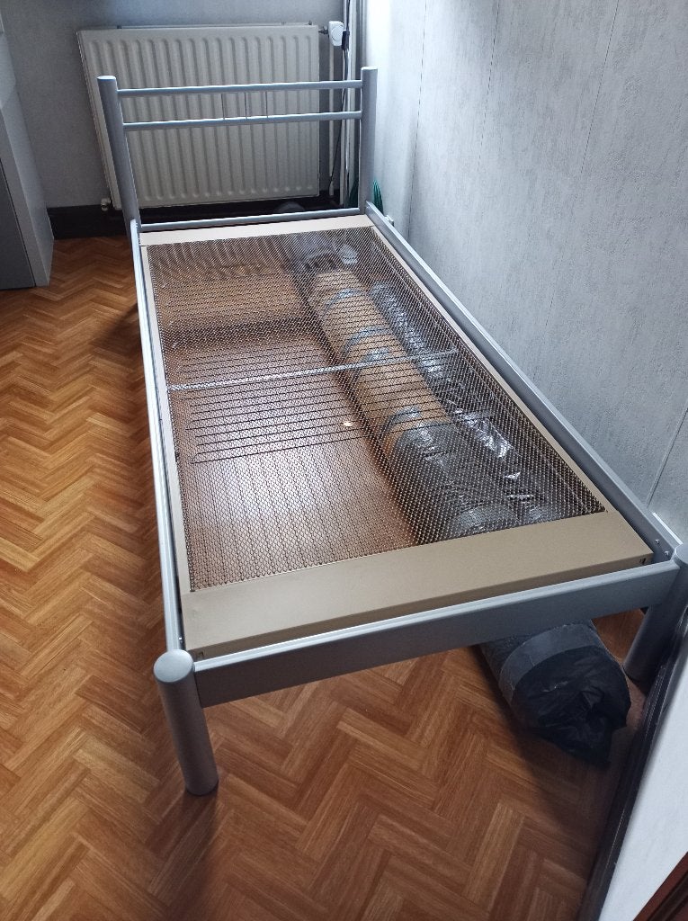 Metalen eenpersoonsbed, Maison & Meubles, Chambre à coucher | Lits, Comme neuf, Une personne, 90 cm, 200 cm, Métal, Gris, Enlèvement