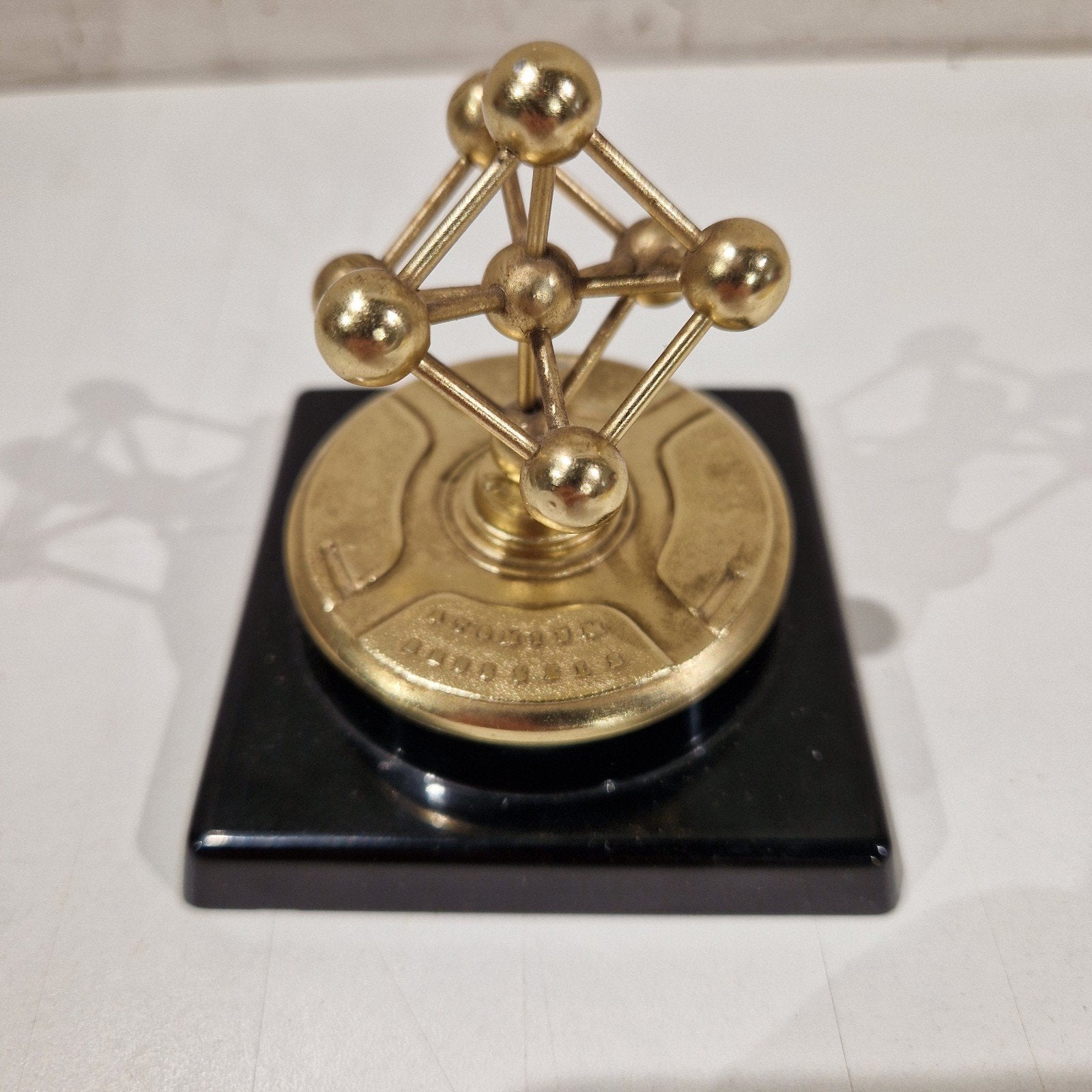 Originele metalen Atomium op voet in Bakeliet , 1958, Ophalen of Verzenden
