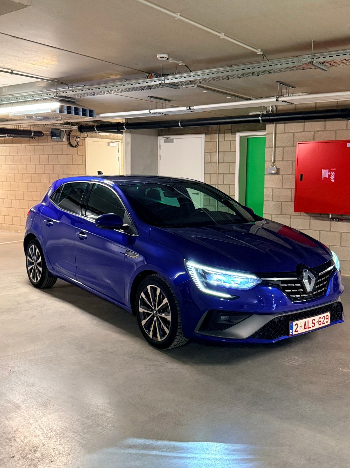 Renault Megane E-Tech 1.6i R.S. Line (116 kW), Auto's, Automaat, Dealer onderhouden, 4 cilinders, Blauw