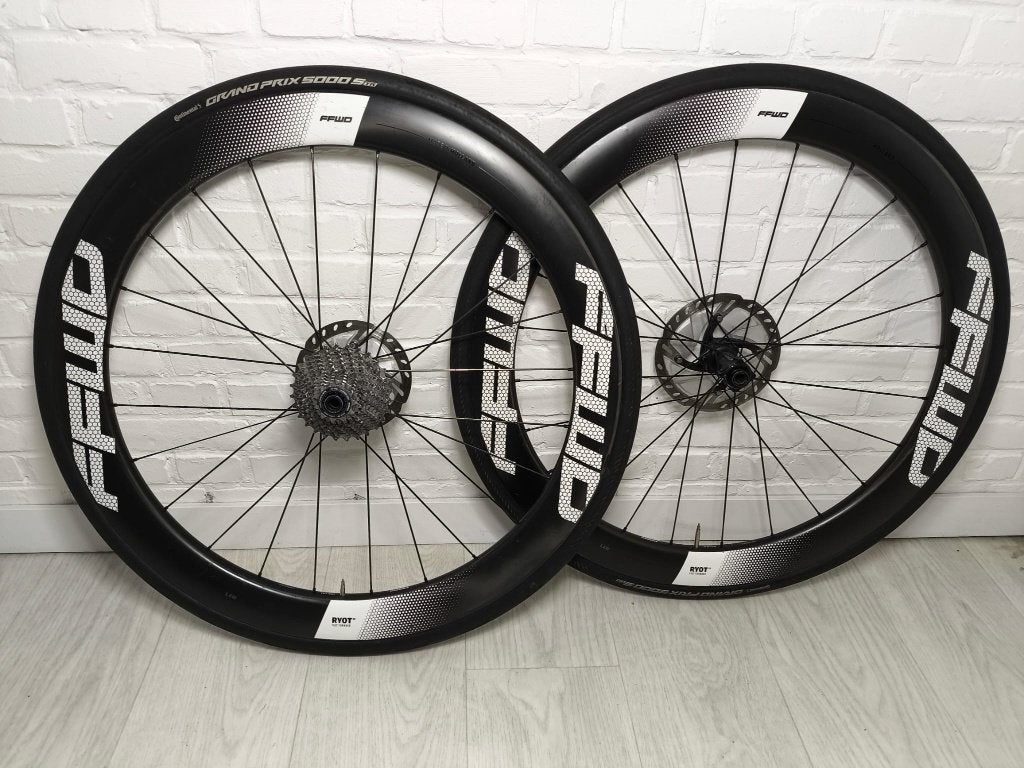 Paire de roues en carbone FFWD Ryot 55 mm, Enlèvement ou Envoi, Comme neuf, FFWD, Carbone