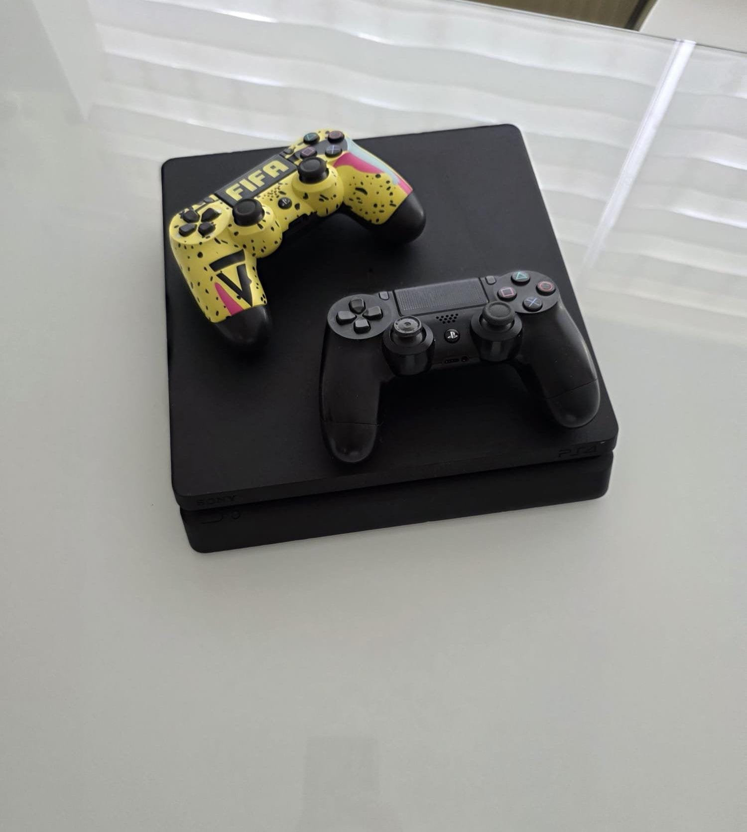 Ps 4 slim, Games en Spelcomputers, Spelcomputers | Sony PlayStation 4, Ophalen, Zo goed als nieuw, Slim