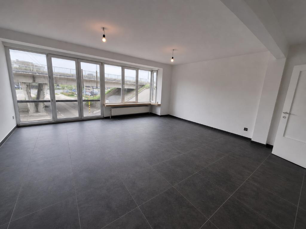 Lichtrijk Opgefrist 2 Slpk App Met Terras In Sint Niklaas!, 50 m² of meer, Provincie Oost-Vlaanderen