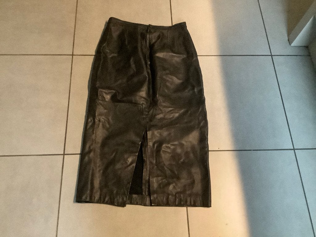‘Lederen’ rok te koop maat 42, Kleding | Dames, Rokken, Ophalen of Verzenden, Gedragen, Maat 42/44 (L), Zwart