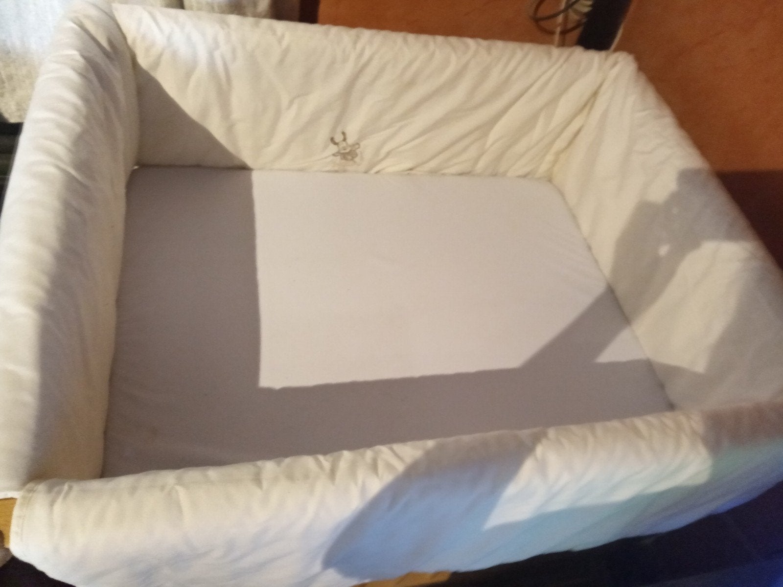 parc pour bébés avec nouveau matelas et bordure, Enlèvement, Comme neuf, Carré, Réglable en hauteur