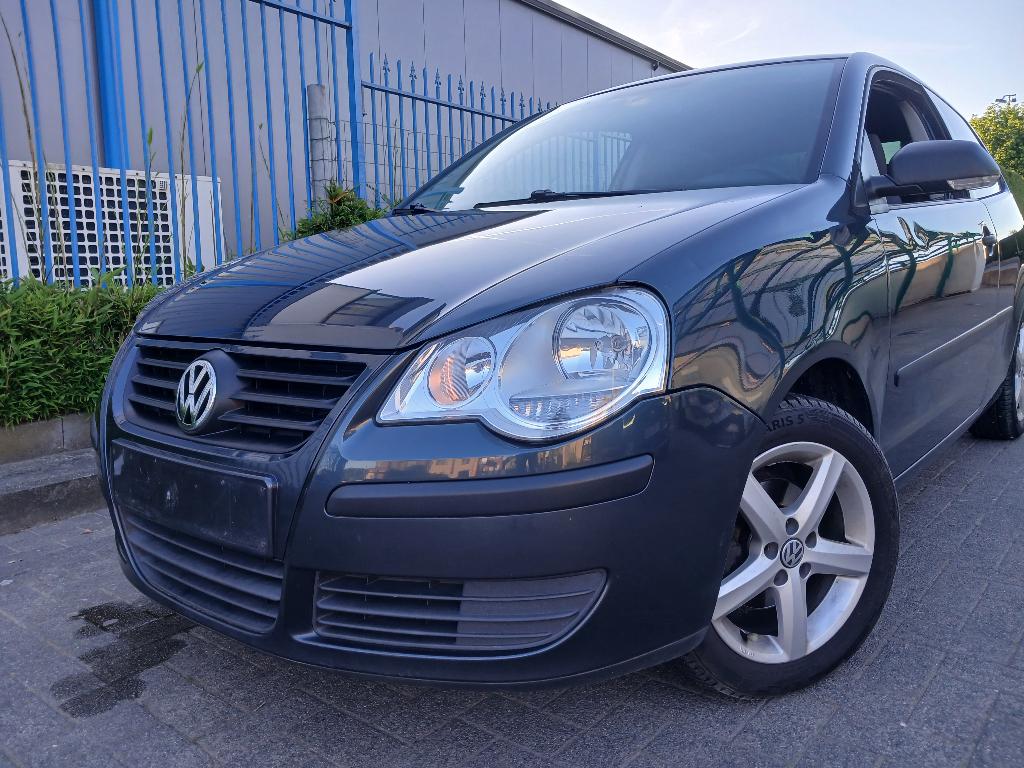 VOLKSWAGEN POLO/1200cc BENZINE/AIRCO/GEKEURD/GARANTIE, Auto's, Volkswagen, Elektronische parkeerrem, Bedrijf, Grijs, Euro 4