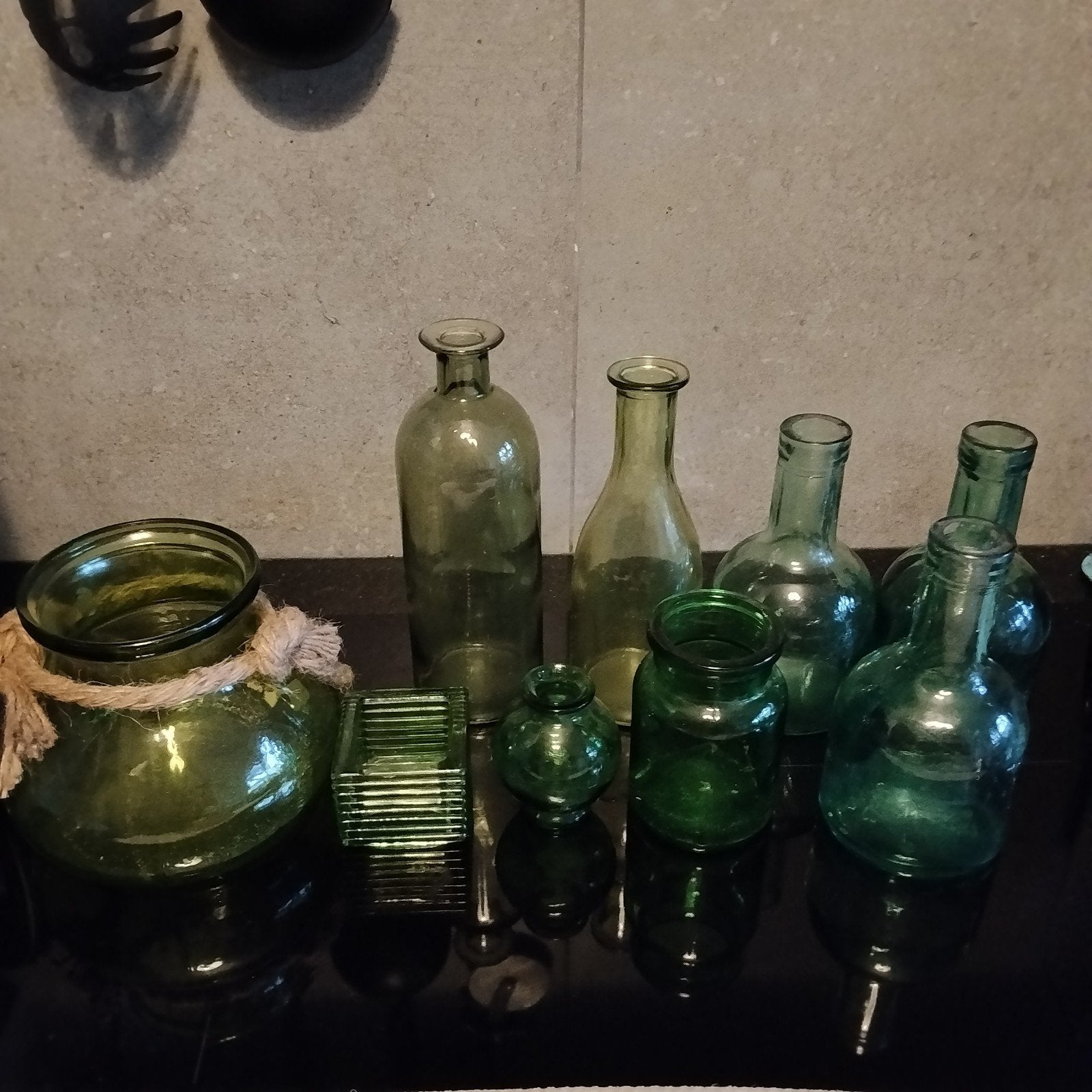 lot decoratieve groene flessen/ vazen etc, Ophalen