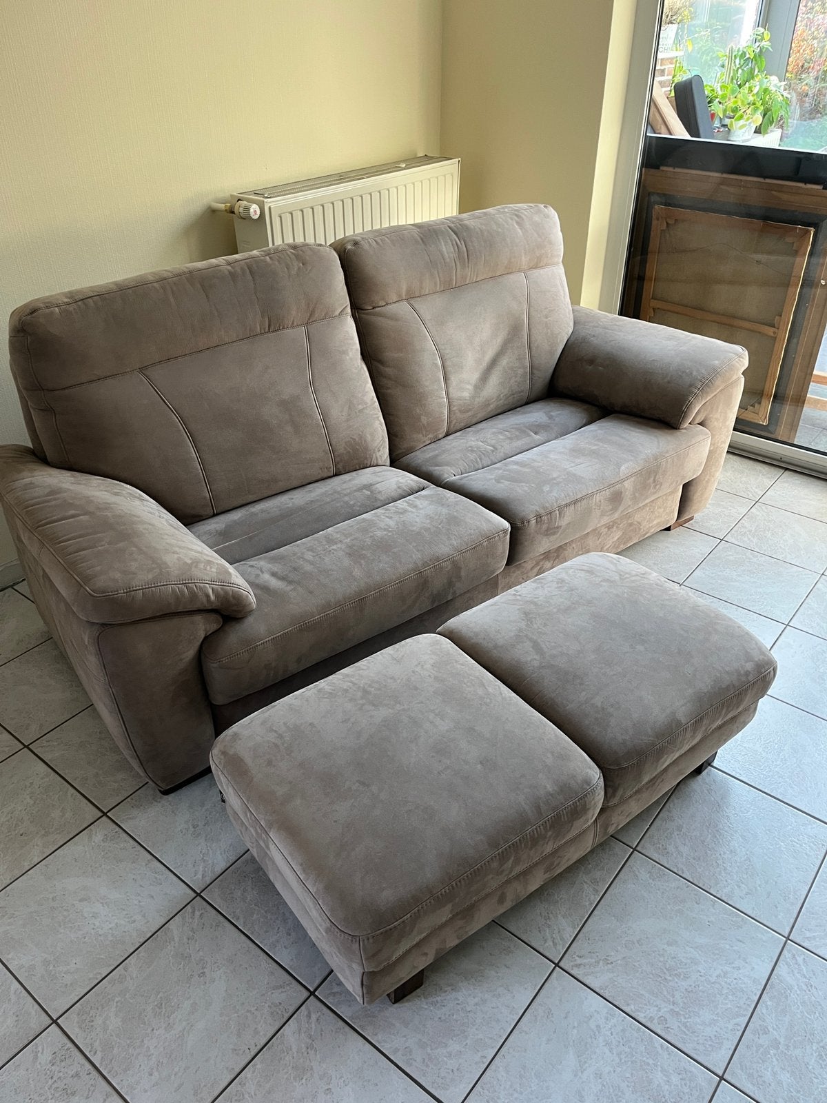 Comme neuf ! Canapé avec pouf à vendre, Maison & Meubles, Enlèvement, Comme neuf