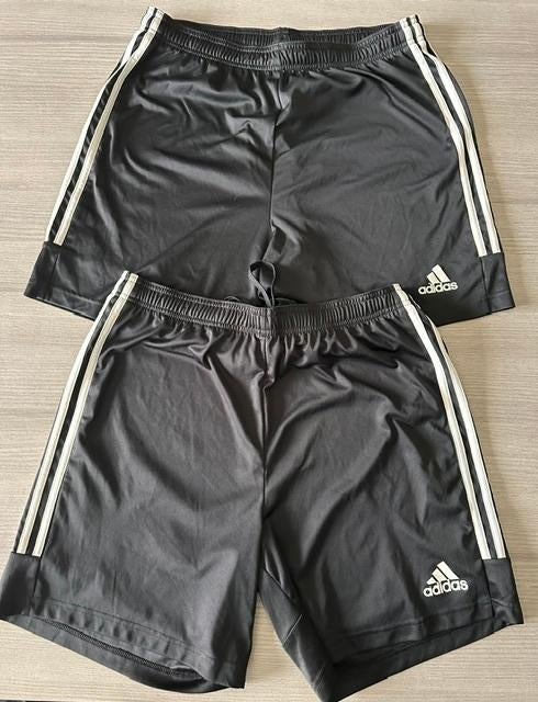 2x short Adidas maat L (nr1958a), Maat 52/54 (L), Zwart, Ophalen of Verzenden, Zo goed als nieuw