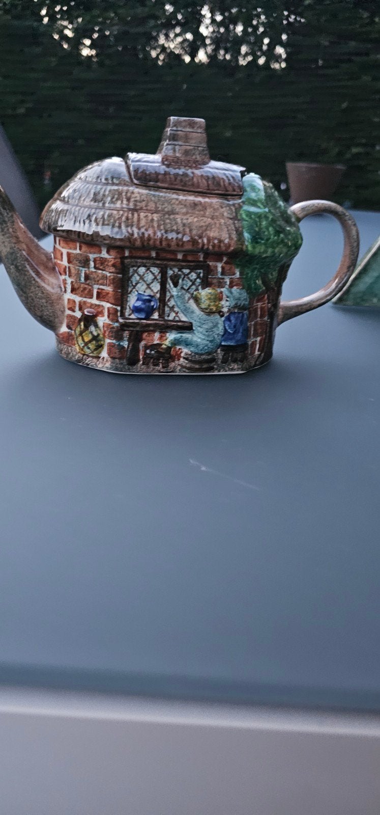 Tony wood studio cottage ware theepot, Enlèvement
