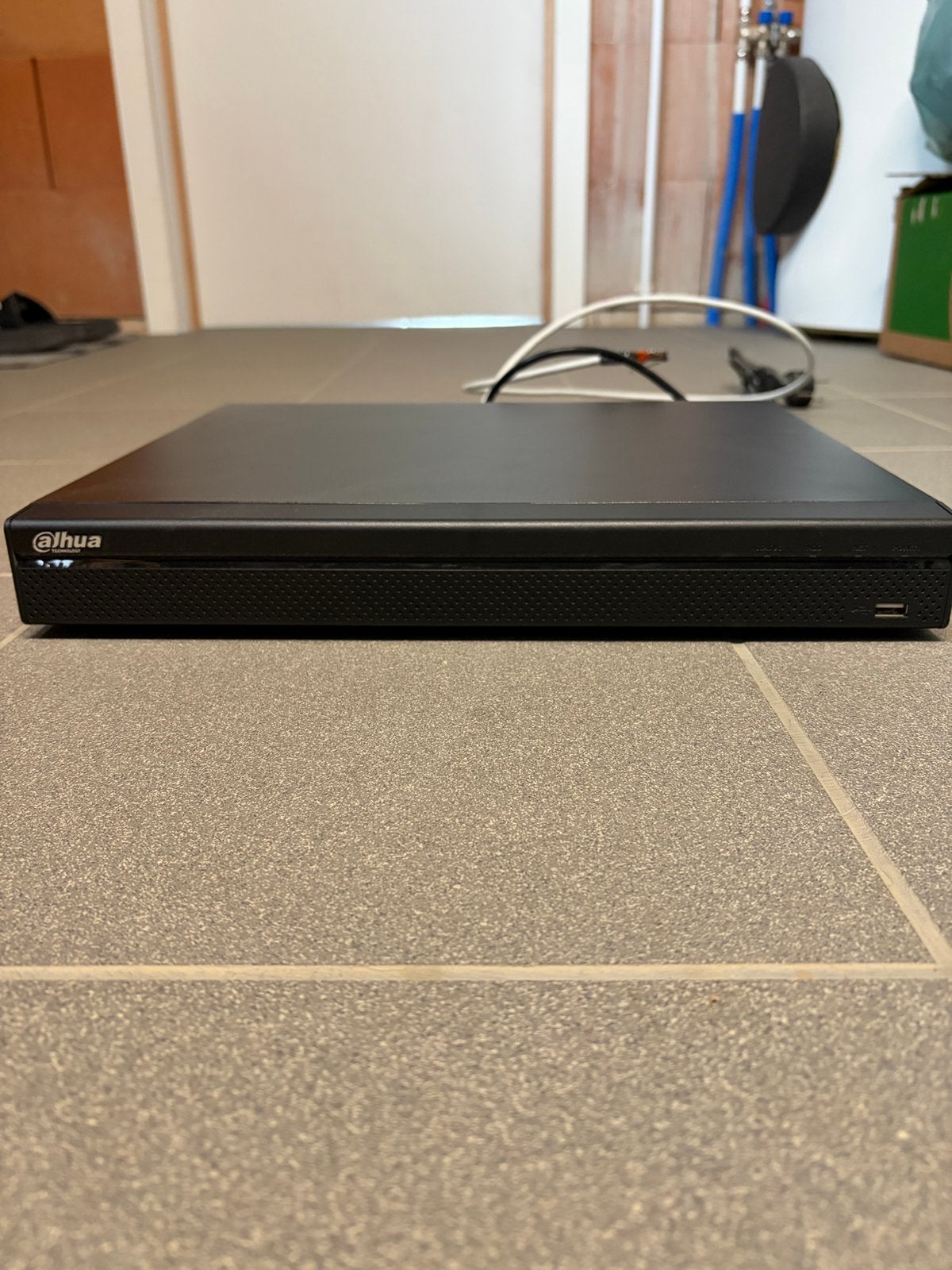 Dahua NVR4208-8P-4KS3 met hardeschijf van 4TB, Audio, Tv en Foto, Videobewaking, Ophalen, Zo goed als nieuw