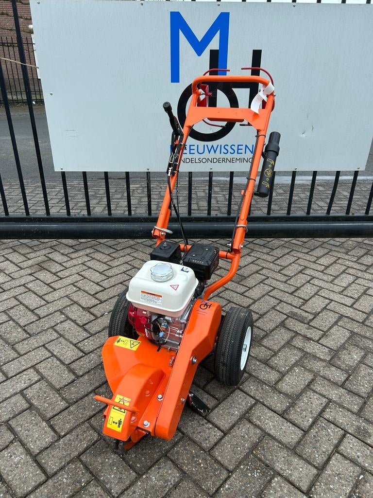 Dosko 200-6H benzine boomstronkenfrees/stobbenfrees, Ophalen, Gebruikt, Overige soorten, Honda