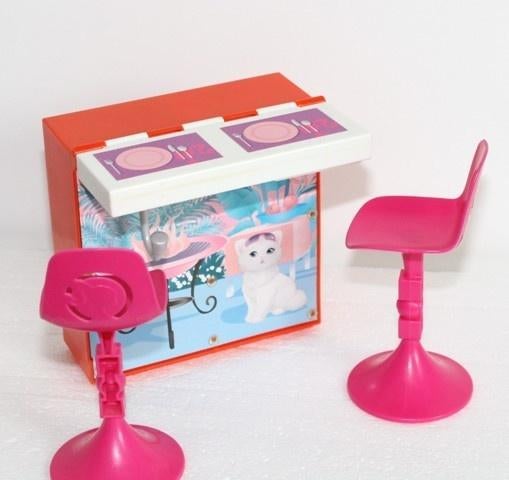 Barbie keuken met 2 stoelen, Ophalen of Verzenden, Zo goed als nieuw, Barbie