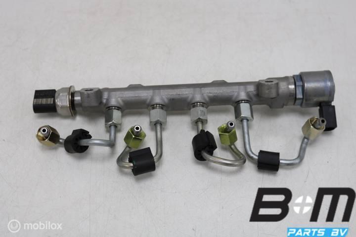 Brandstofrail + sensoren Audi A4 8W Limo 04L130089G, Auto-onderdelen, Brandstofsystemen, Gebruikt