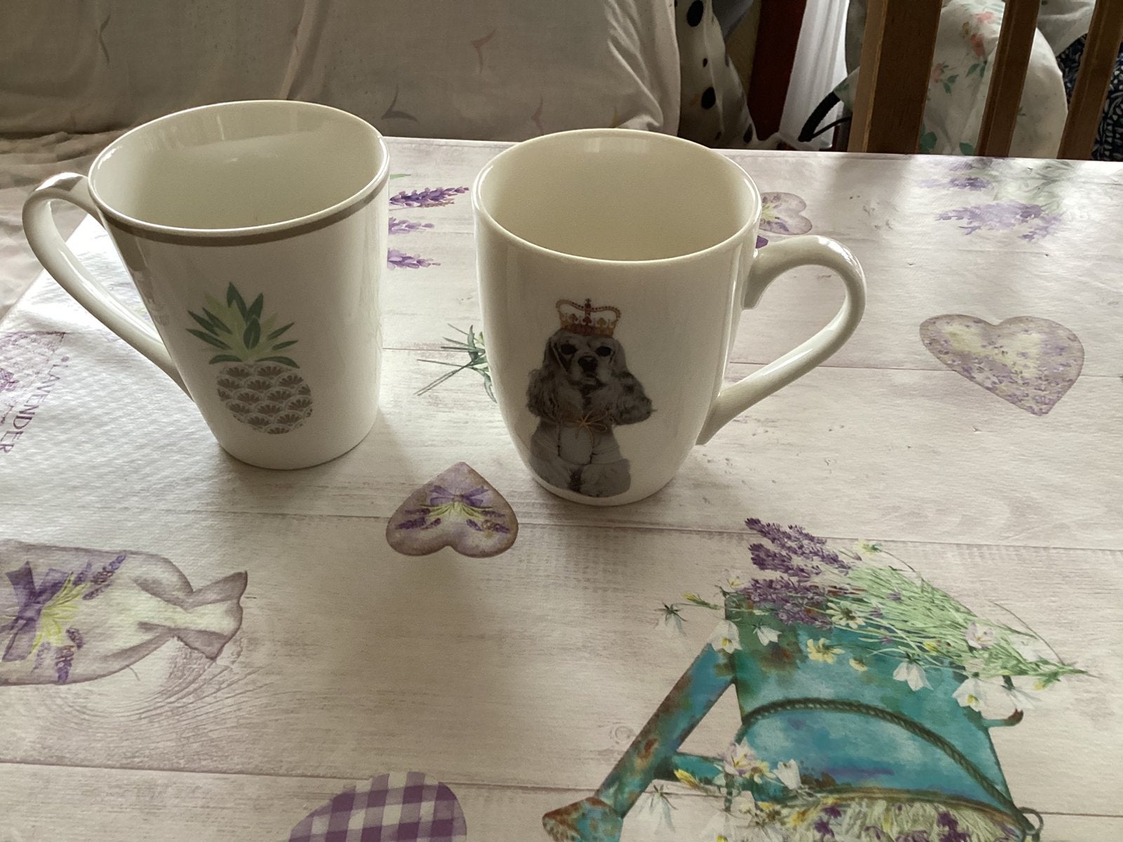 Le lot de 2 tasses, Enlèvement, Comme neuf