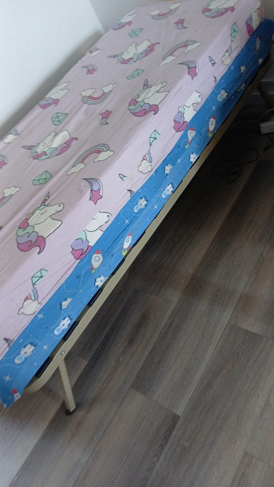 Bed met  2 matrassen, Ophalen