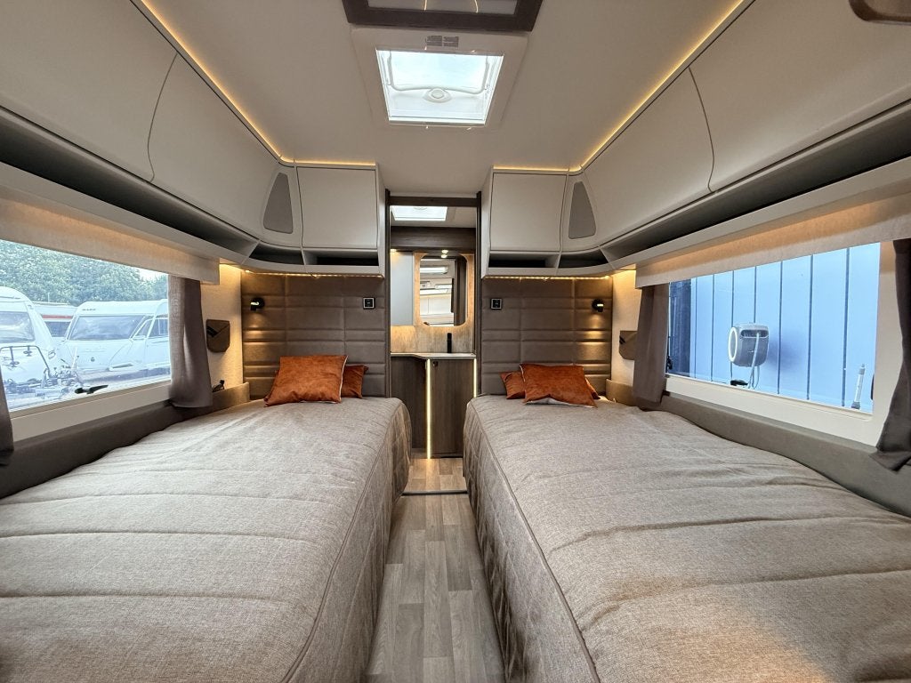 Kabe Safir 600 TDL, 6 à 7 mètres, Entreprise, Kabe, Banquette en rond