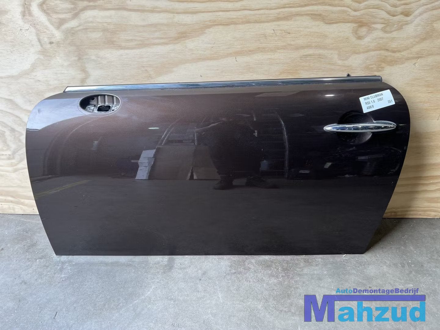 MINI CLUBMAN R55 bruin A88/8 links deur 2006-2015, Customer.service@mini.co.uk, Porte, BMW AG, Petuelring 130
80788  Munich, DE