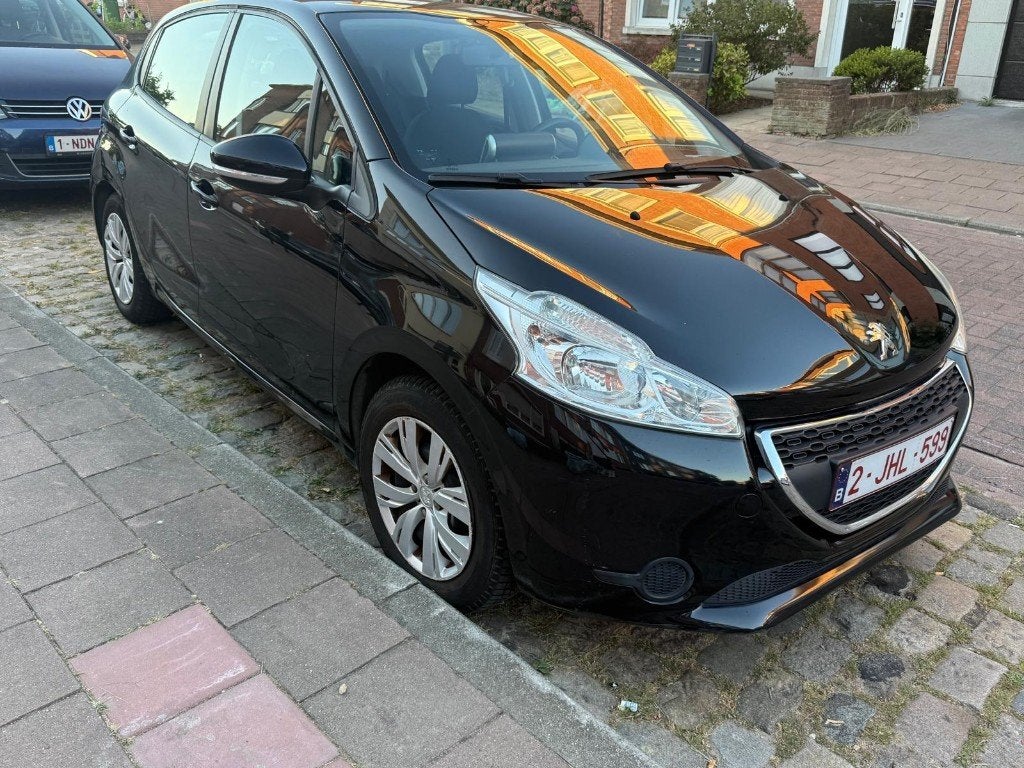peugeot 208 benzine, Auto's, Zwart, Handgeschakeld, 5 deurs, Particulier