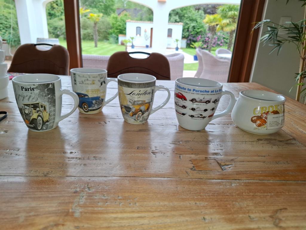 4 tassen en 1 soepkom, Ophalen