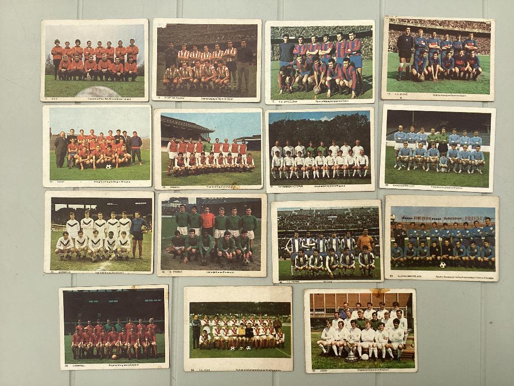 15 prenten chromos voetbalelftallen Monty gum met puzzel, Verzamelen, Ophalen of Verzenden