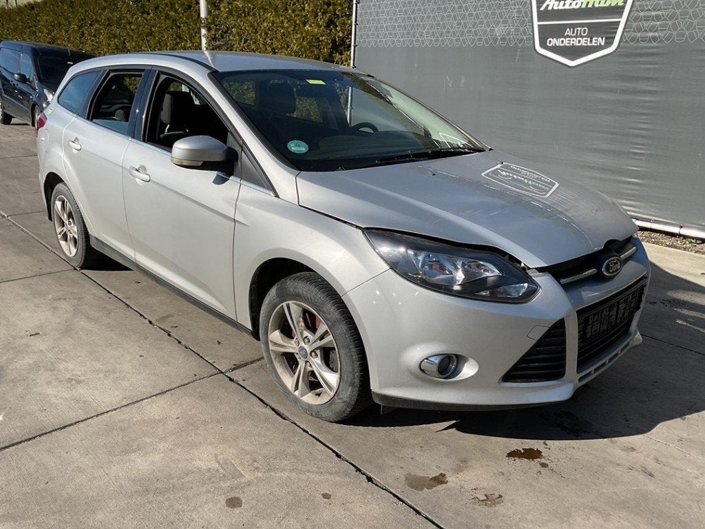 AILE AVANT DROITE Focus 3 Wagon (|2171302|PBM51A16008AG|), Autos : Pièces & Accessoires, Dhr. J. Ham, Avant, Nijkerkerstraat 27a 27a
3821 CD  AMERSFOORT, NL