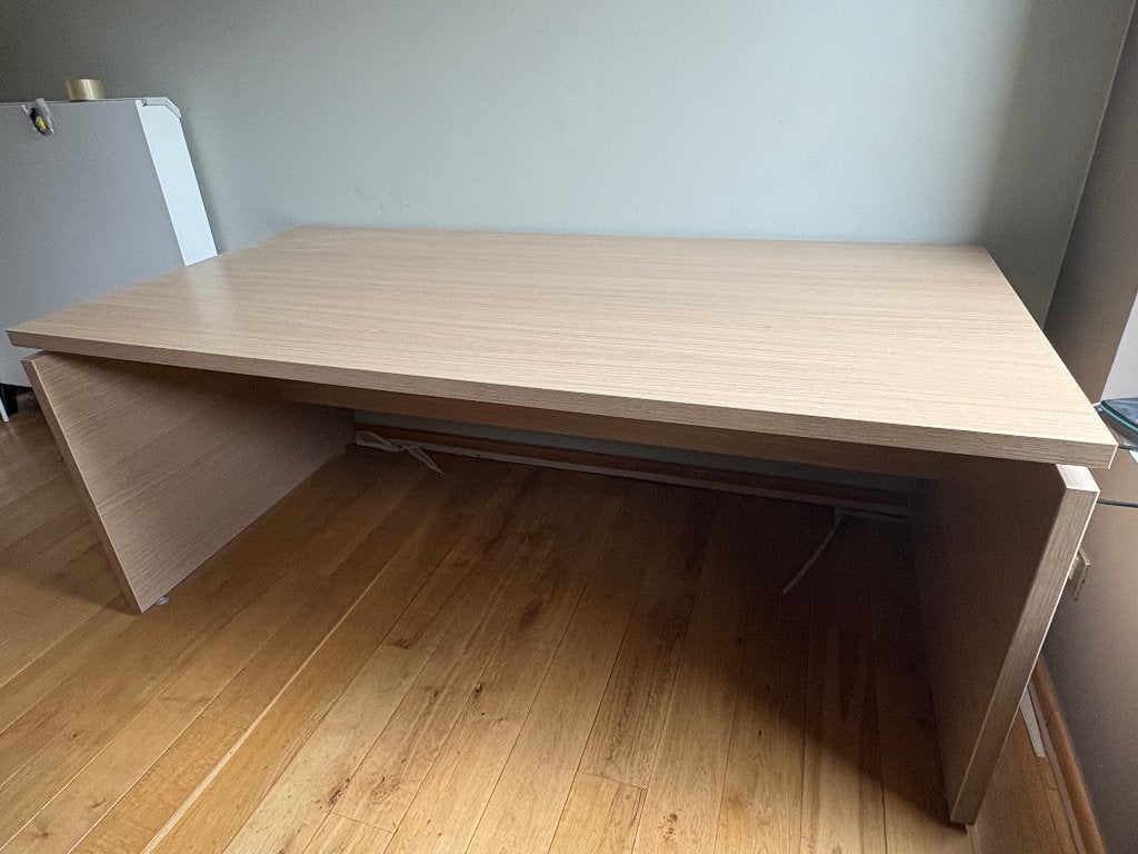 Bureau aspect chêne clair avec armoire et tiroir, Maison & Meubles, Bureaux, Autres marques, Bureau d'ordinateur, 180 cm, Utilisé