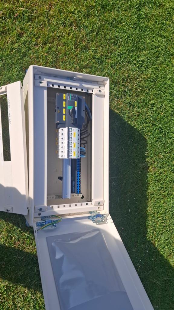 Stroom kast met automaten, Doe-het-zelf en Bouw, Ophalen