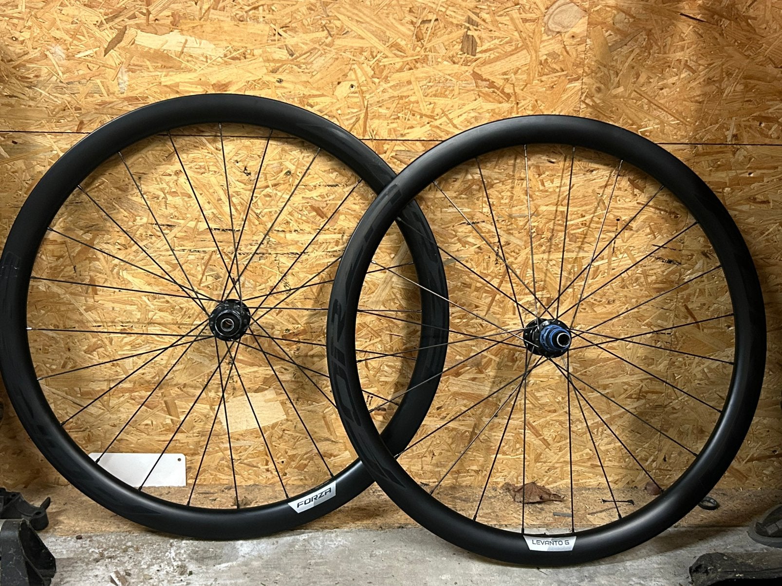 Roues de course Carbon Gravel Forza (Ridley), Enlèvement ou Envoi, Gravelbike, Comme neuf, Carbone