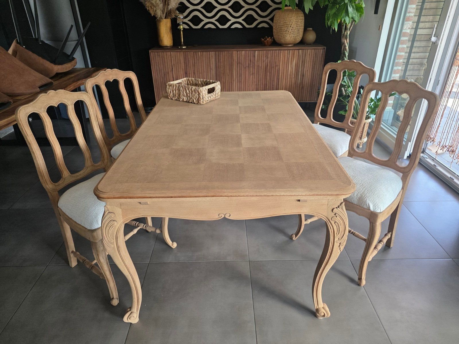 Table de salle à manger en chêne aérogommée + 4 chaises, Maison & Meubles, Enlèvement