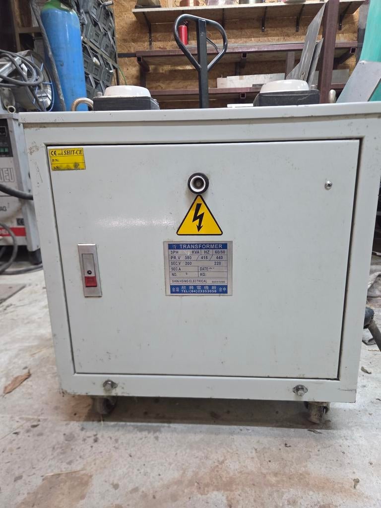 Transformateur 10 KVA, 220/400V Triphasé, Enlèvement