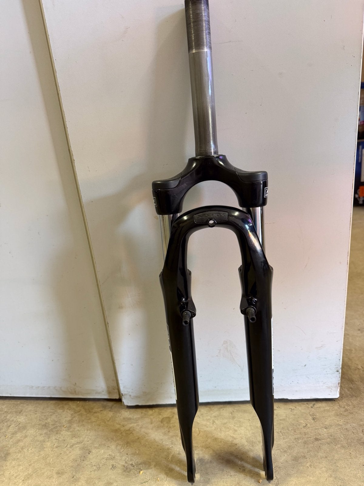 suntour SF13 CR-8V zwart 26 inch verende voorvork, Fietsen en Brommers, Nieuw, Voorvork, Aluminium, Ophalen