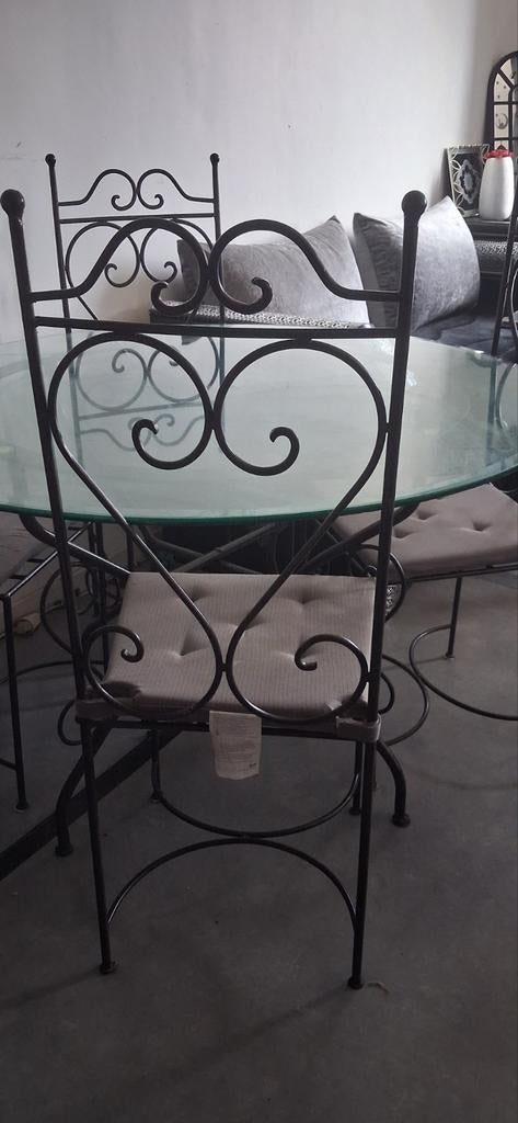 Table à manger et 4 chaises, Quatre personnes, Rond, Comme neuf, Enlèvement