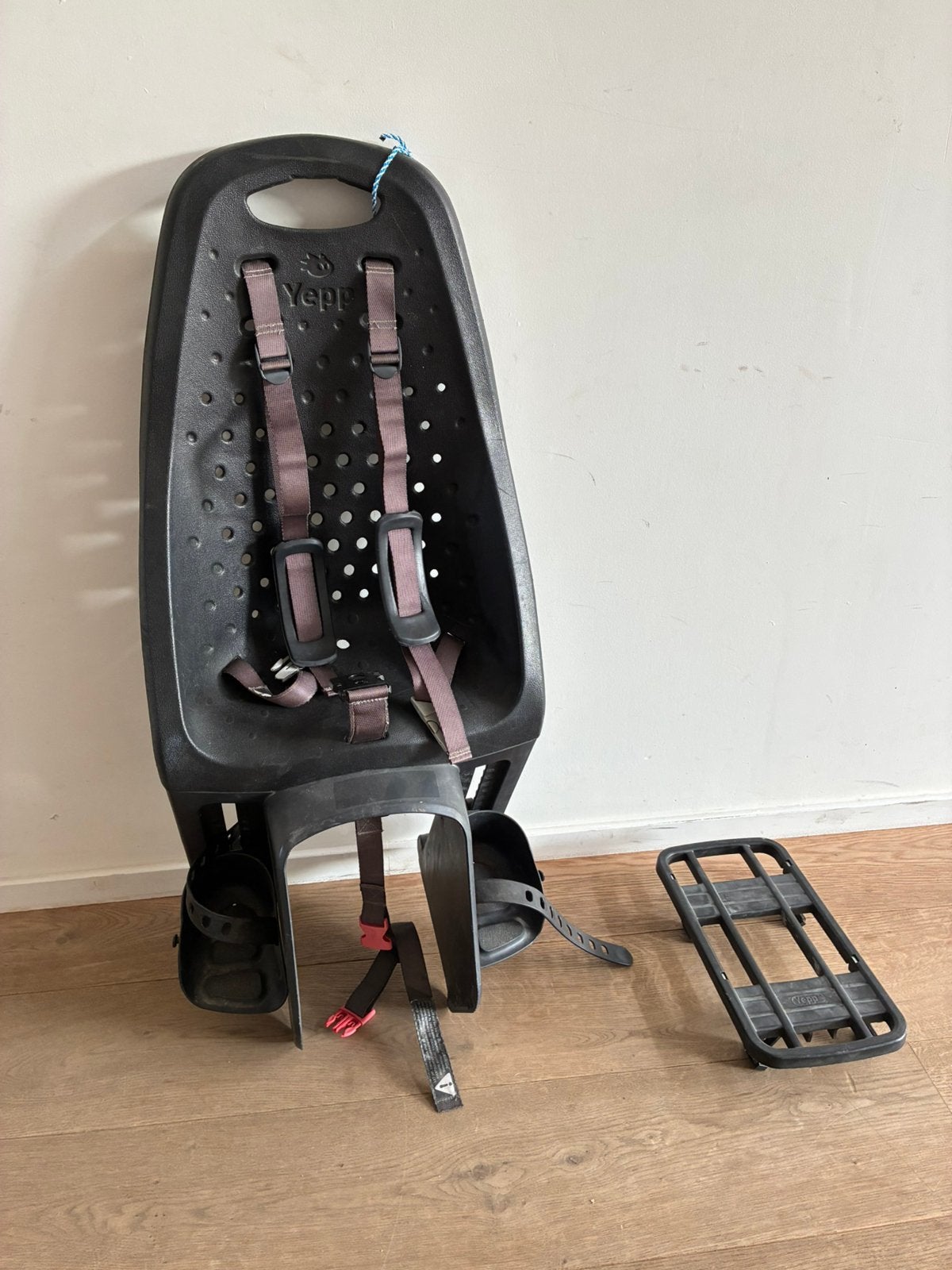 Yepp fietsstoeltje zwart plus bevestigingsplaat, Ophalen, Gebruikt