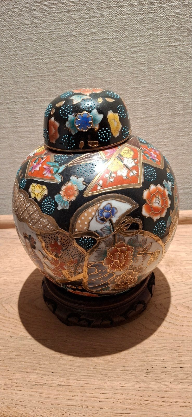 Chinese bolvormige vaas met sokkel., Antiek en Kunst, Ophalen
