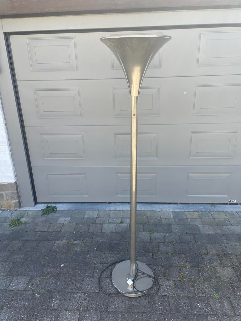 Lampadaire moderniste type Robert Mallet Stevens, Utilisé, Métal, Moderniste, 150 à 200 cm