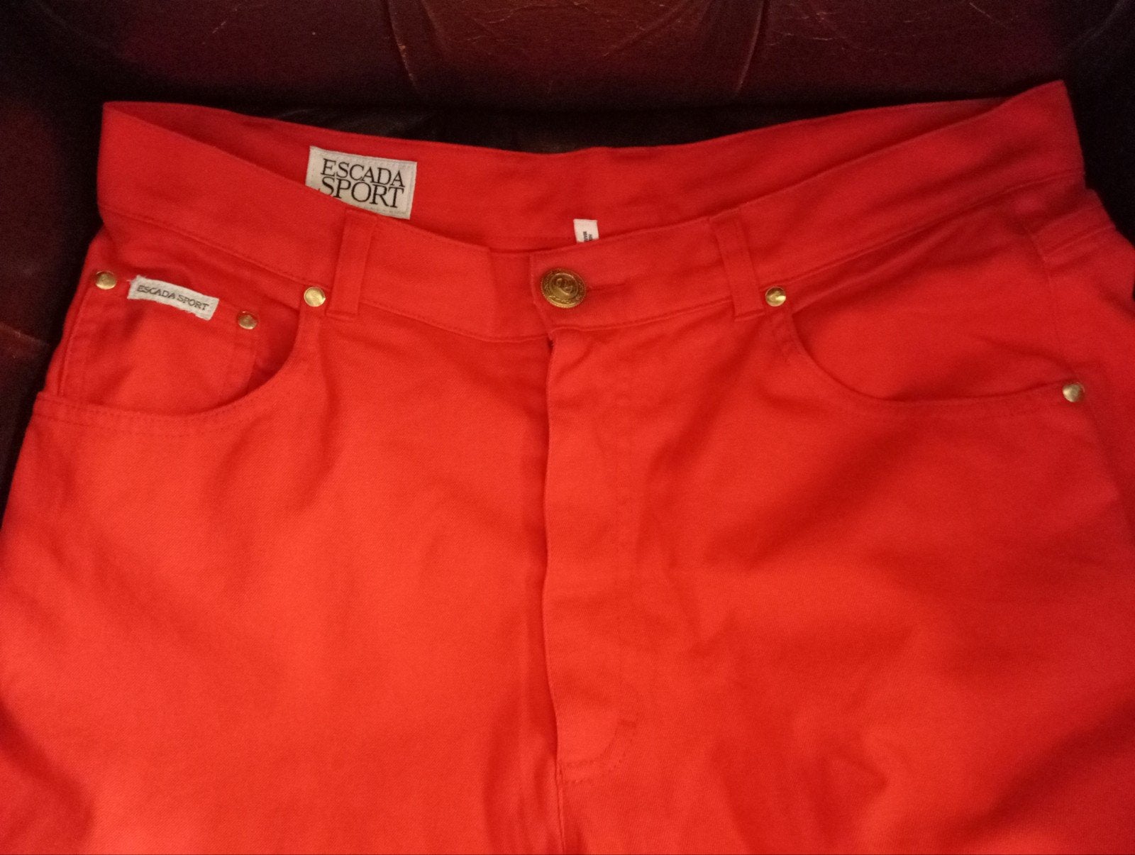 ESCADA SPORT : rode broek met stretch, maat 42, Kleding | Dames, Broeken en Pantalons, Ophalen of Verzenden, Maat 42/44 (L)