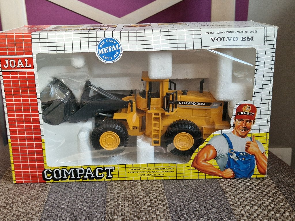 Joal 197 Compact Volvo BM L330C miniature 1:50 wheel loader, Enlèvement ou Envoi, Comme neuf, Grue, Tracteur ou Agricole, Autres marques