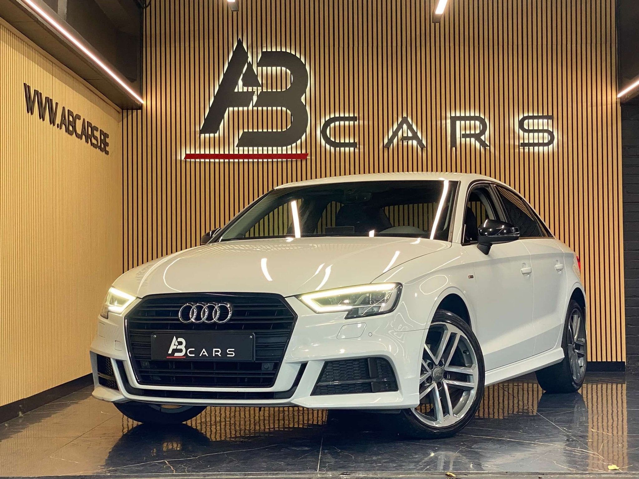 Audi A3 1.6 TDI S LINE * SEDAN - BERLINE * GARANTIE 12 MOIS, Auto's, Audi, 4 deurs, Stof, Gebruikt, Euro 6